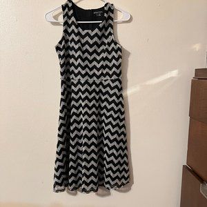 Xhilaration, sleeveless, schoop neck line, chevron design dress size XL/TG 14-16